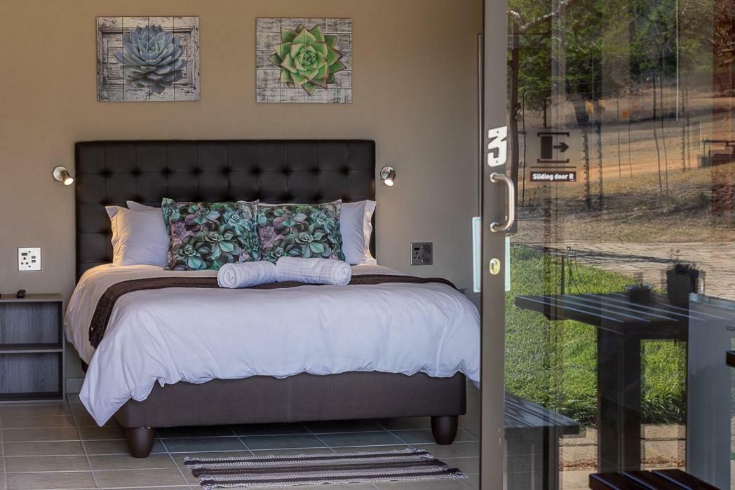 Kiyala Guest Farm Hotel Mbombela ภายนอก รูปภาพ